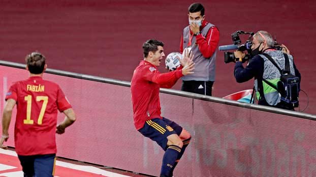 Spain hammer Germany for six as Giroud stars for France