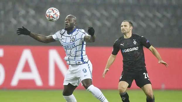 Lukaku double at Glabdach keeps Inter hopes alive