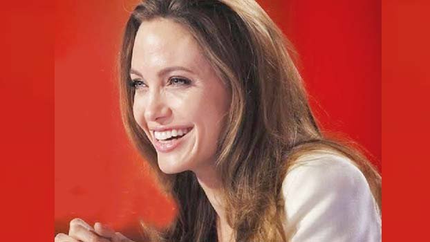 Angelina Jolie looks magnificent in a black ensemble