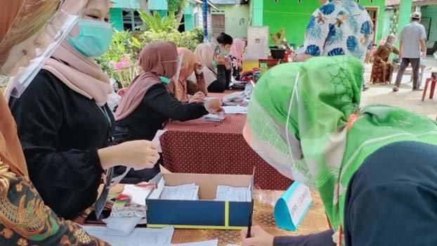 Indonesia holds nationwide poll despite virus warnings