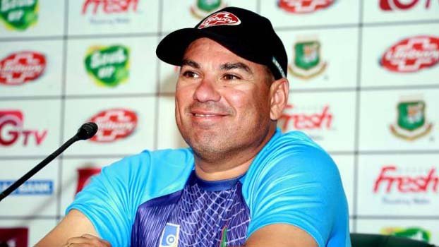Domingo returns to SA