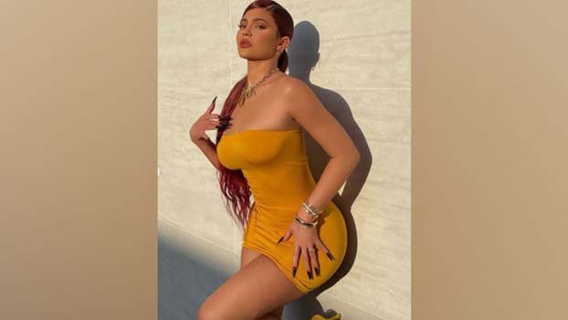 Kylie flaunts her hair during holiday in LA