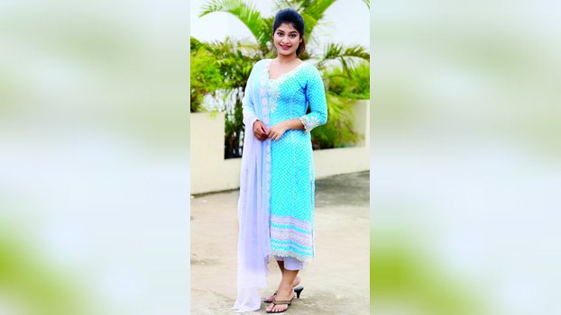 Sarika returns with ‘Bondho Dorja’ on Valentine’s Day