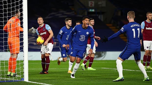 Chelsea close in on top four