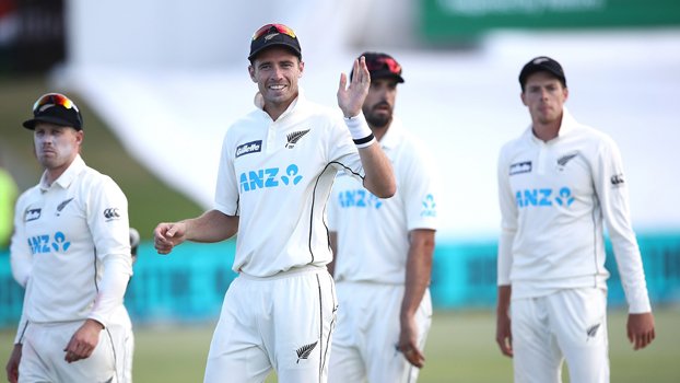 Southee milestone leaves Pakistan on the ropes