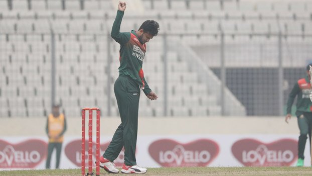 Shakib clinches 150th wicket in home soil