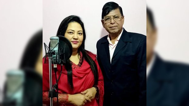 Momtaz sings two new songs in a day