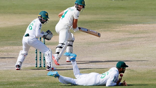 Pakistan in control despite Markram, Dussen fifties