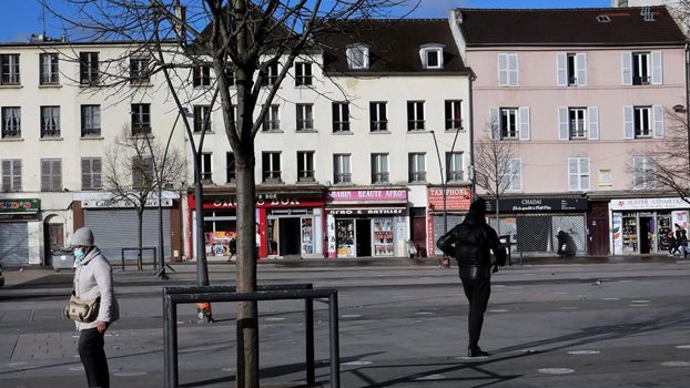 Vaccine rollout faces challenges in France’s poorest region