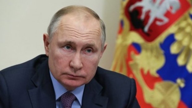 Putin signs off on  extension of New  START treaty