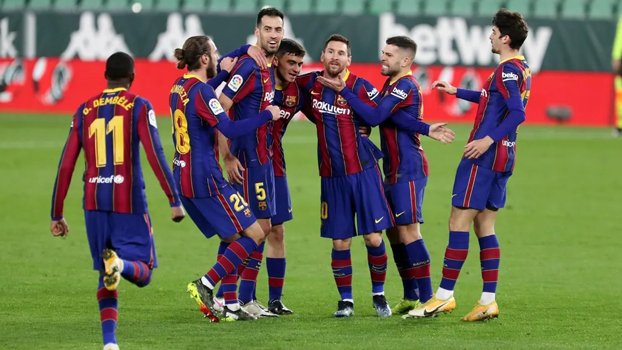 Messi scripts Barca comeback