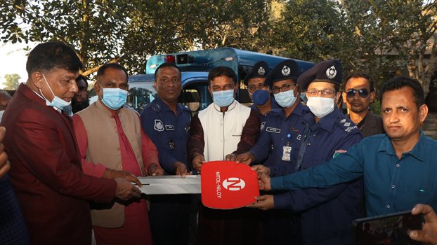 Hatgopalpur businessmen donate patrol car to police