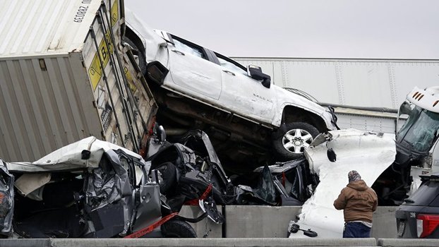 Six killed in 130-vehicle pileup on icy Texas interstate