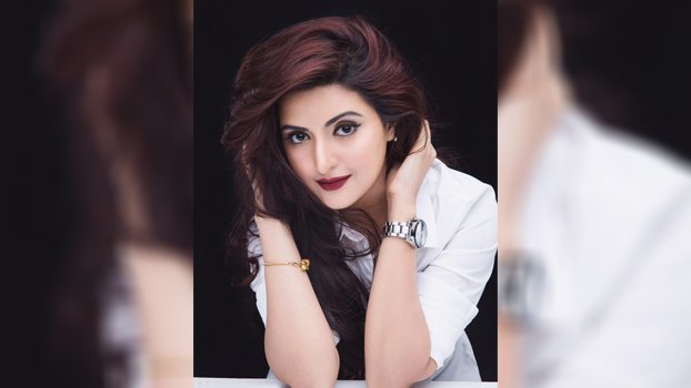 Pori Moni appears in song