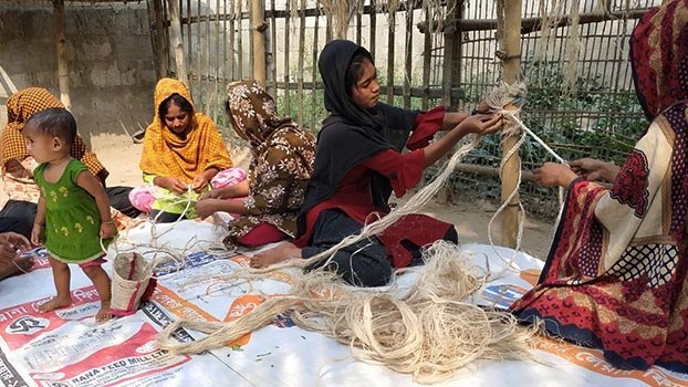 Yarn from worn-out banana trees! 