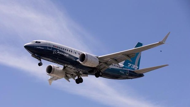 Boeing unveils order for troubled 737 MAX