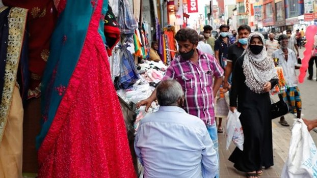 Sri Lanka to ban burqas, close over 1,000 Islamic schools