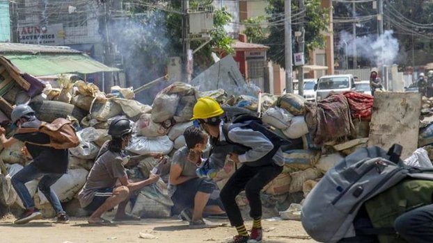 Deadly violence resumes in Myanmar after peaceful protests