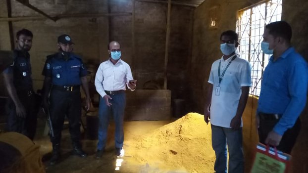 Jhenaidah markets glutted with adulterated turmeric powder