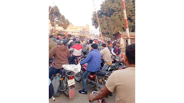Level crossing a source of woes for Ishwardi residents