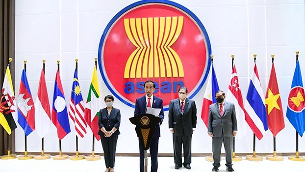 ASEAN leaders tell Myanmar coup general to end killings