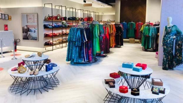 Aarong opens 2 new outlets at Banani, Rangpur