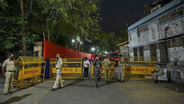Police protect empty stadium as IPL  arrives in Delhi