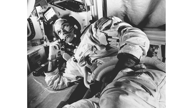Apollo 11 astronaut Michael Collins dies