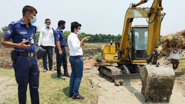 Soil being sold illegally to brick kilns in Jibannagar