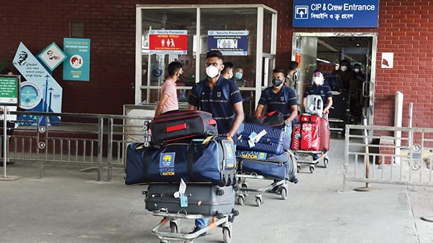 Kusal Perera’s Sri Lanka squad arrive in Dhaka