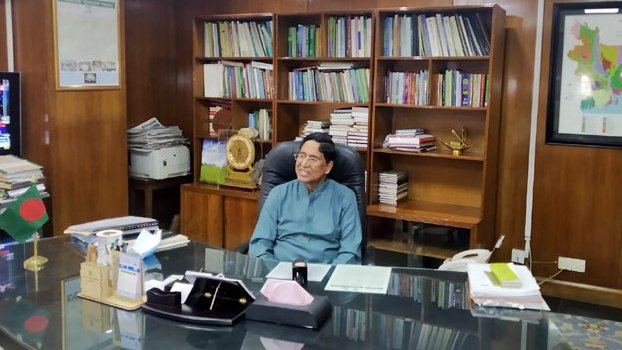 Agriculture minister resumes work