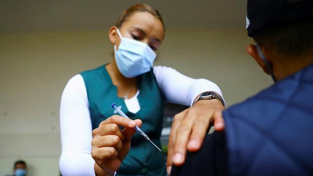 US states offer cash incentives for Covid vaccinations