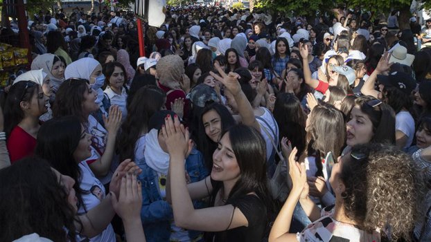 Syrians vote in election certain to give Assad  new mandate