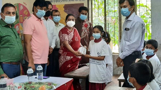 Milk distributed among students on World Milk Day