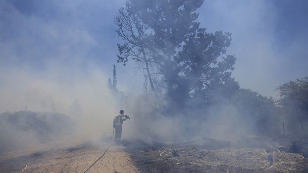 Israeli airstrikes target Gaza sites, first since cease-fire 