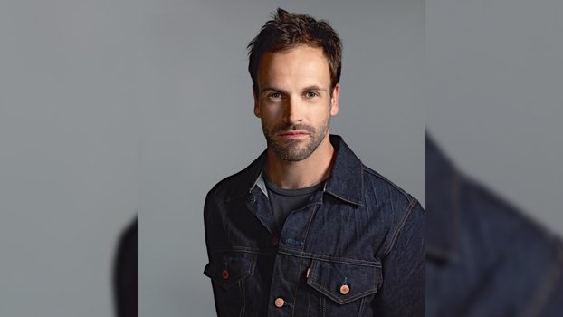 Jonny Lee Miller joins ‘The Crown’