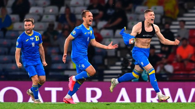 Last-gasp Dovbyk winner sends Ukraine into first Euro quarters