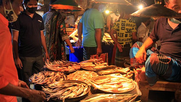 Shutdown hikes commodity prices
