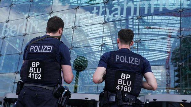 German police arrest hundreds in EncroChat crime crackdown
