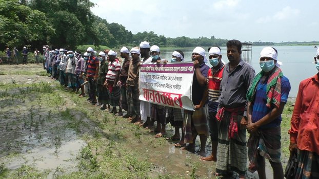 Fishermen protest water-body lease flouting court order