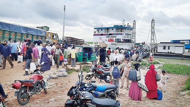 Homebound people throng Shimulia before Eid
