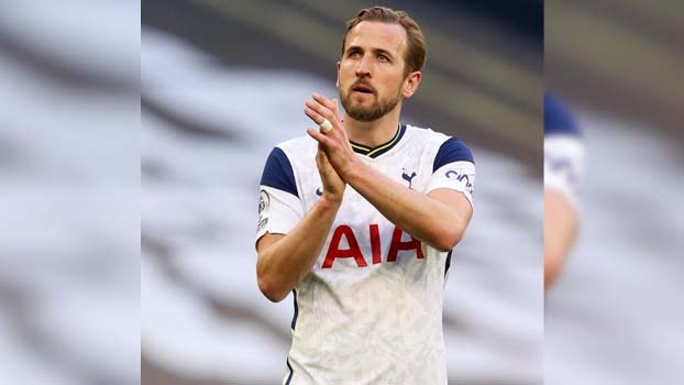 Kane reluctant to join Spurs training