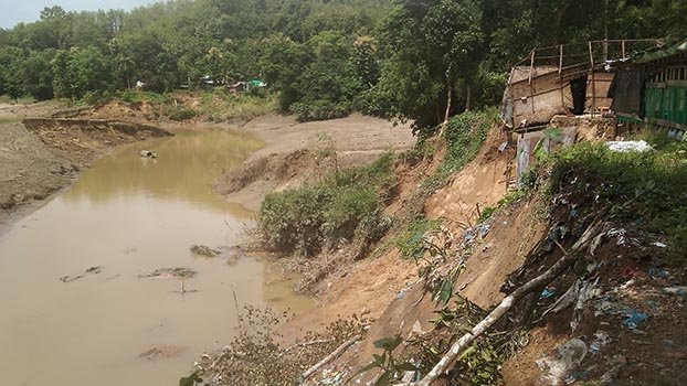 Erosion in Pine  Chhara canal hits Bandarban people