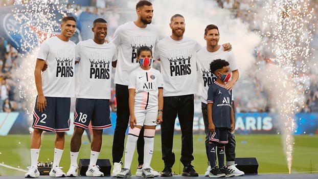 PSG’s Galacticos get rapturous reception