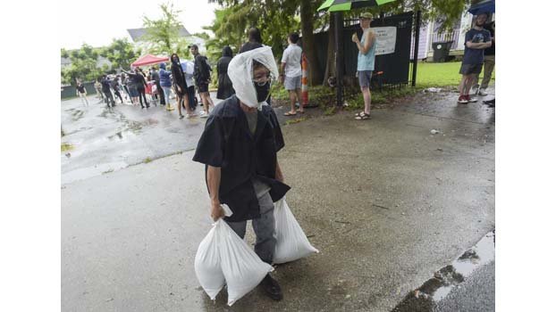 Ida aims to hit Louisiana on Hurricane Katrina anniversary