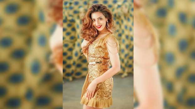 Bidya Sinha flaunts ‘zero figure’