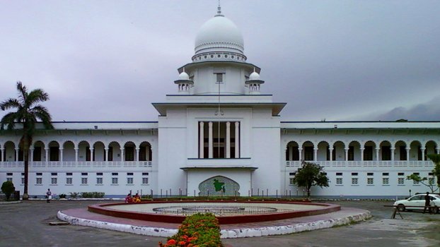 HC orders parents to stay with their kids for 15 days