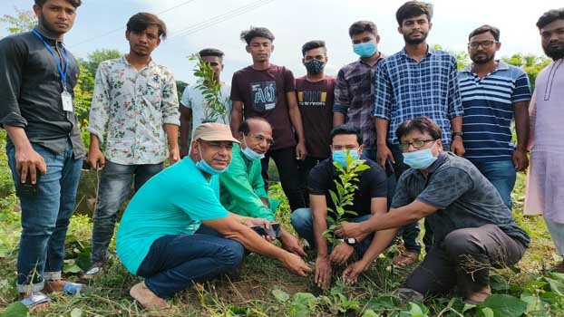 Roadside weed cleaning programme starts  in Jibannagar