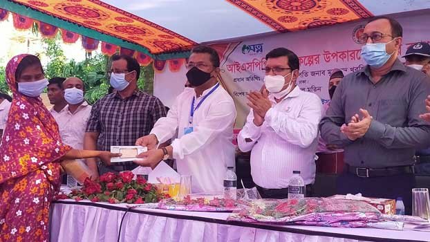 1,193 people get financial aid in Fulchhari