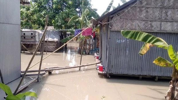 Flood hits low-lying areas of Munshiganj